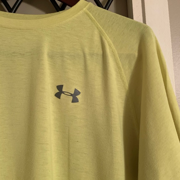 Under Armour T-Shirt - Picture 2 of 6